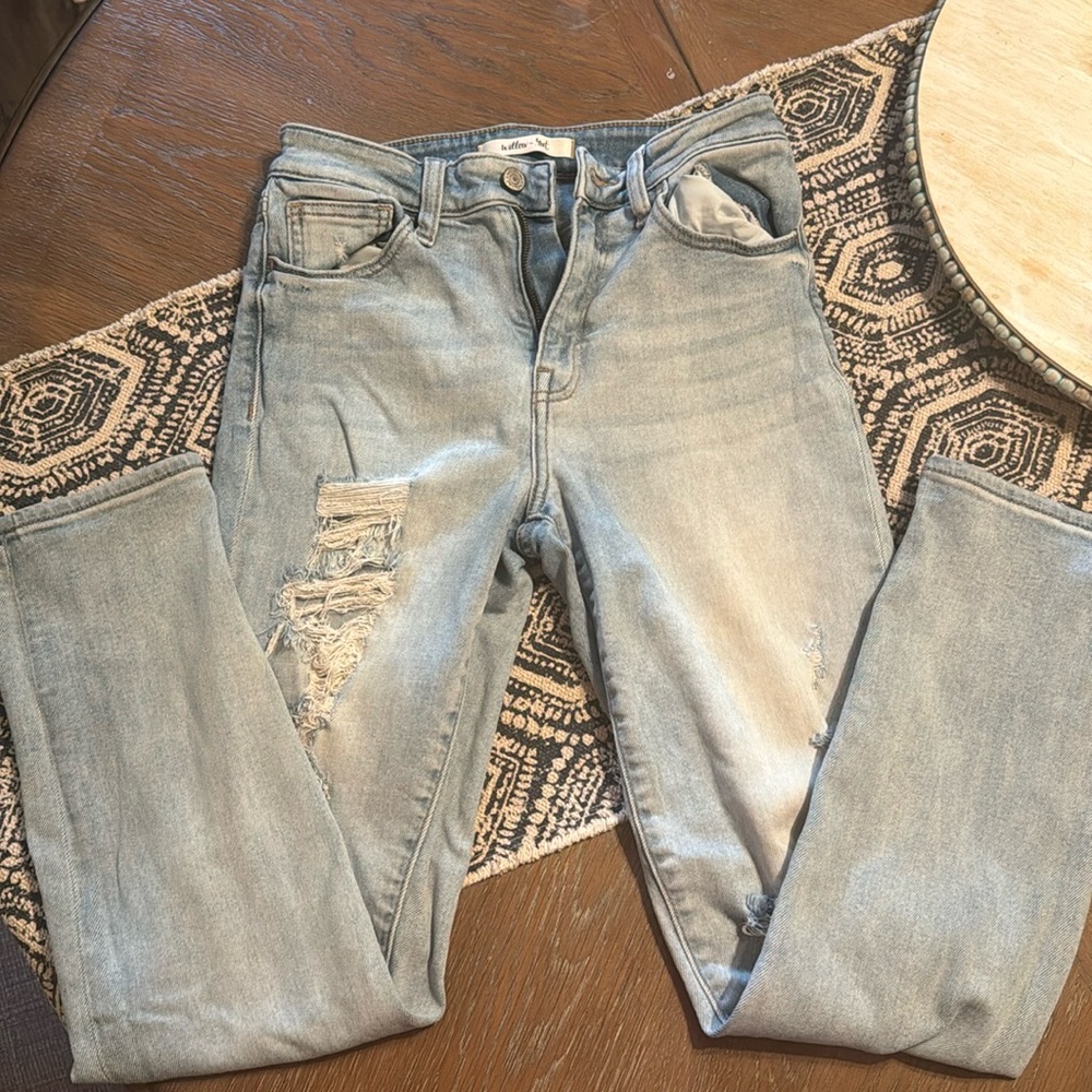 Buckle Jeans